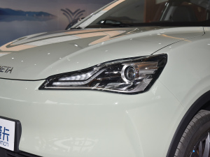 2022款潮 300 Lite 磷酸铁锂 大灯