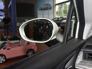 2022 300 Lite F ^