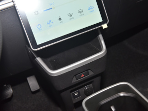 2022 300 Lite F g