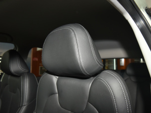 2022 300 Lite F g