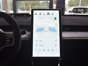 2022 300 Lite F {{