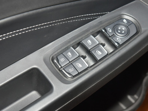 2022 300 Lite F п؅^