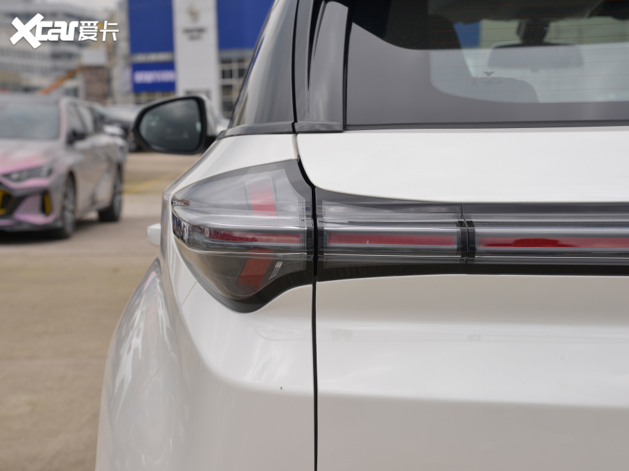 2022߸U Pro 400 оWs