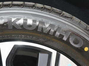 2022款智400 三元锂 轮胎品牌