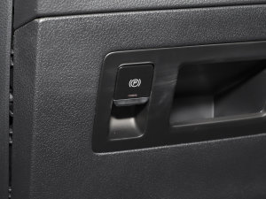 2022款智610 三元锂 驻车制动器