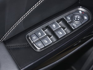 2022߸U- 500 Ԫ п؅^