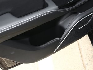 2022款哪吒U-Ⅱ 400 Lite 三元锂 后门储物空间