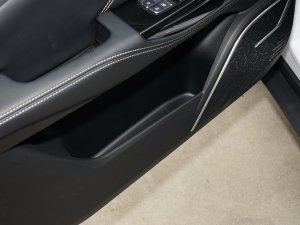 2022款改款 Pro 400 畅行网约版 三元锂 前门储物空间
