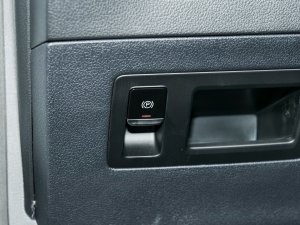 2022款哪吒U-Ⅱ 500 行业版 驻车制动器
