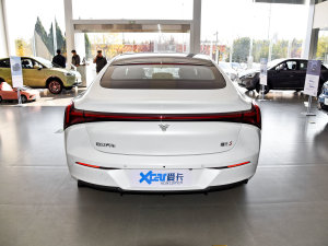 2022款纯电 715km 后驱中版 正后	