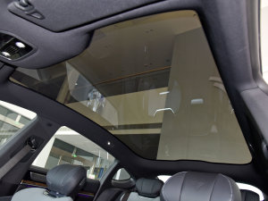 2022款纯电 715km 后驱中版 天窗