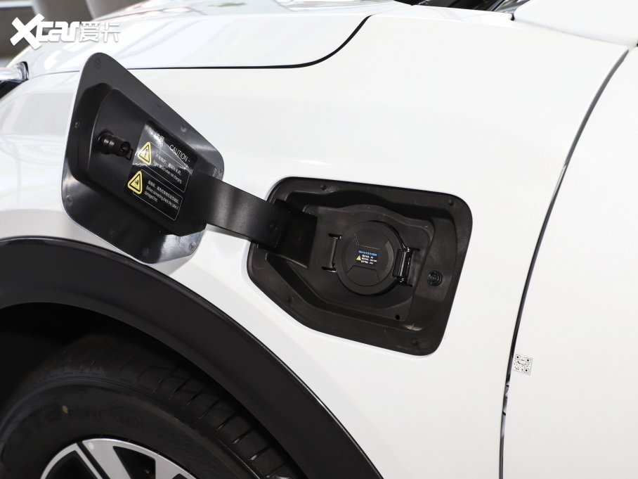 2023߸U ߸U- 400 U F