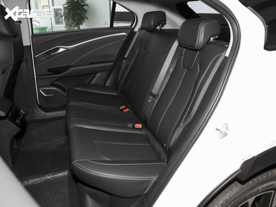 2023߸U ߸U- 400 U F