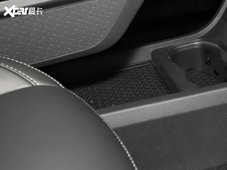 2023߸U ߸U- 400 U F