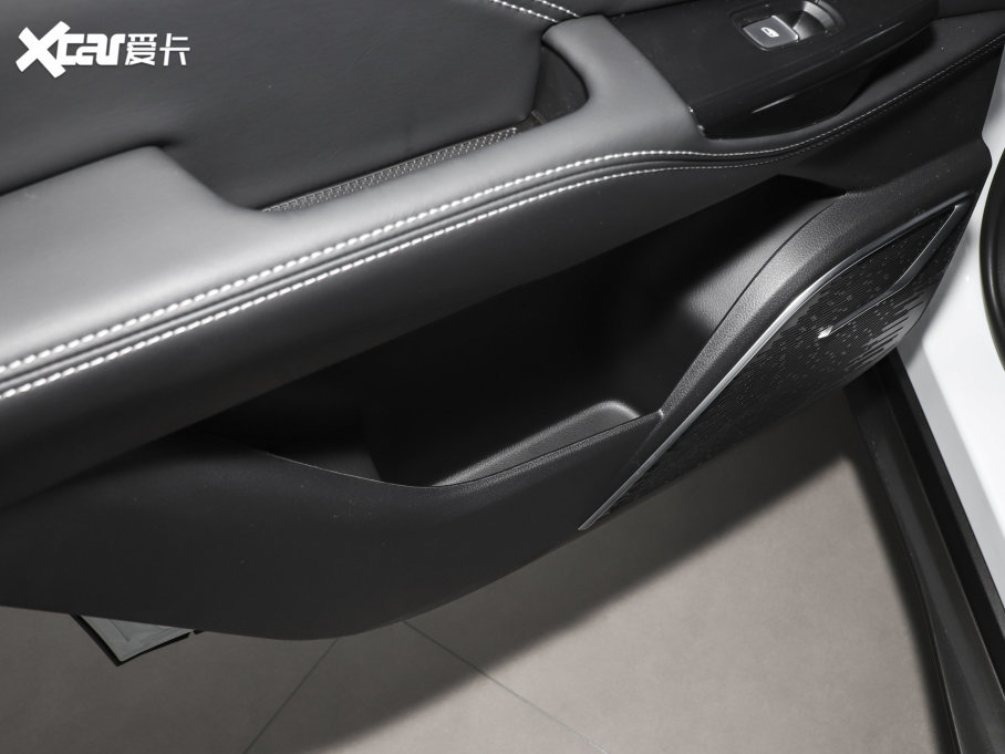 2023߸U ߸U- 400 U F