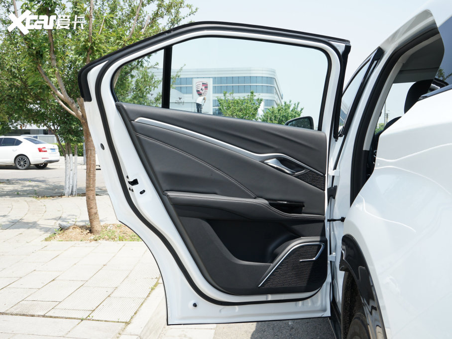 2023߸U ߸U- 400 U Ԫ