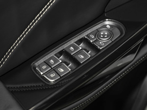 2023߸U-  400 Lite Ԫ п؅^