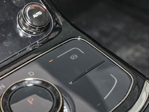 2023߸U-  500 U F п؅^