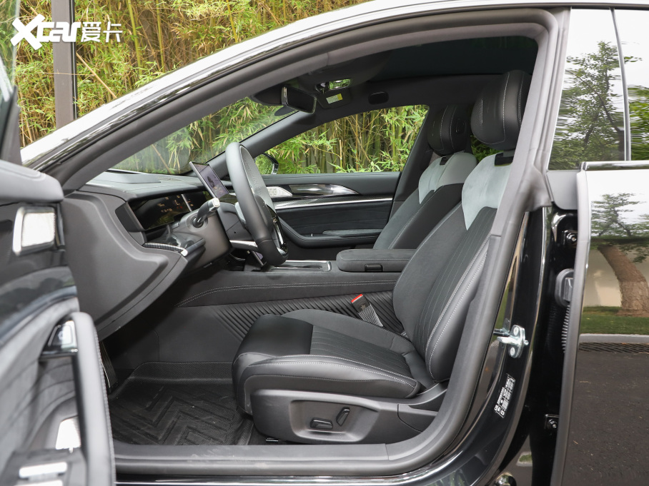 2024߸SCb 640 AWD Max