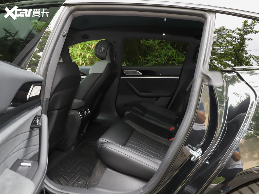 2024߸SCb 640 AWD Max