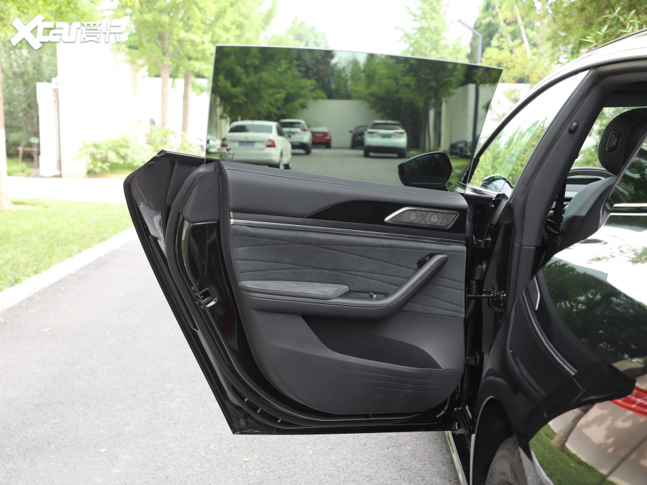 2024߸SCb 640 AWD Max