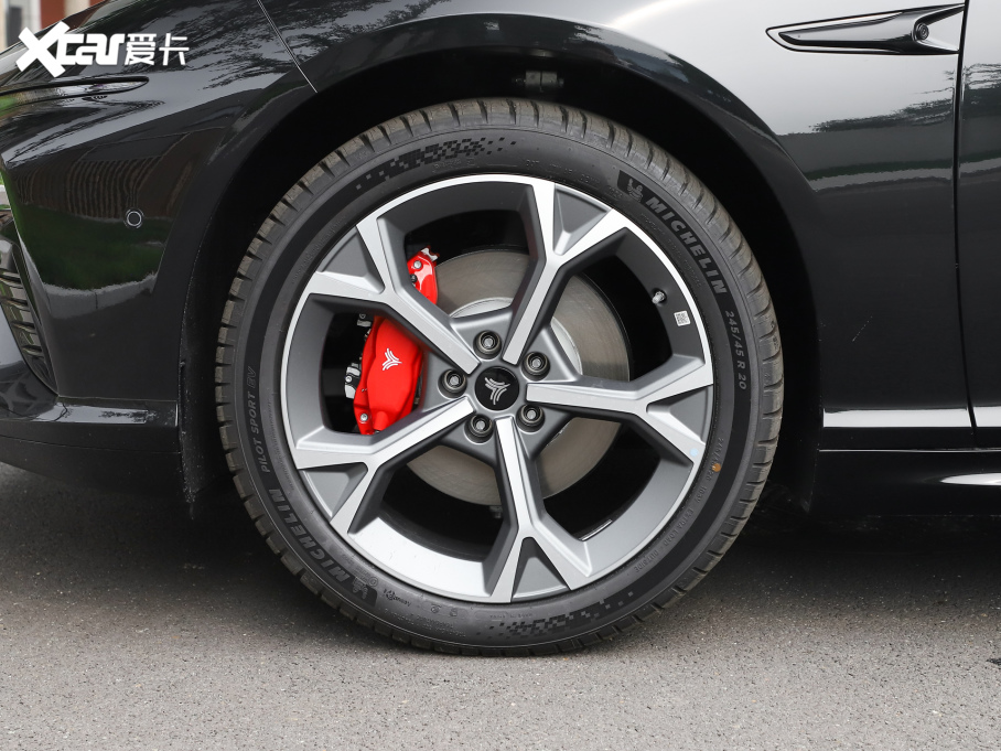 2024߸SCb 640 AWD Max