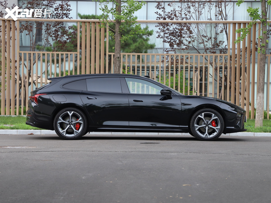 2024߸SCb 640 AWD Max