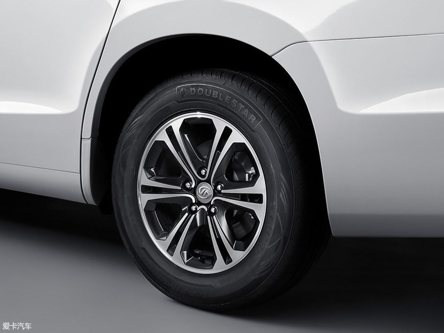 2018����_V8 2.0L �քӺ��A��