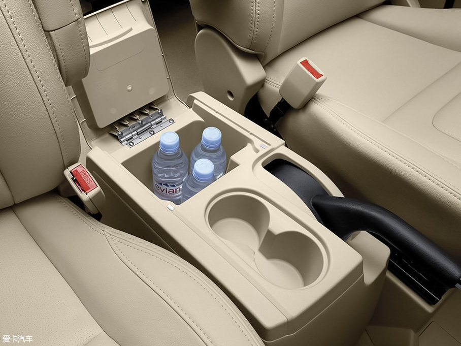 2018����_V8 2.0L �քӺ��A��