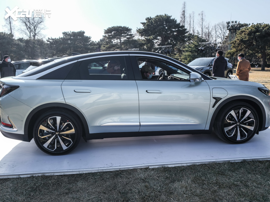 2021O S(ARCFOX S) ԇb܇