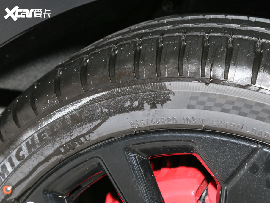 2022O S(ARCFOX S) HI A