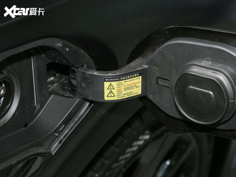 2022O S(ARCFOX S) HI A