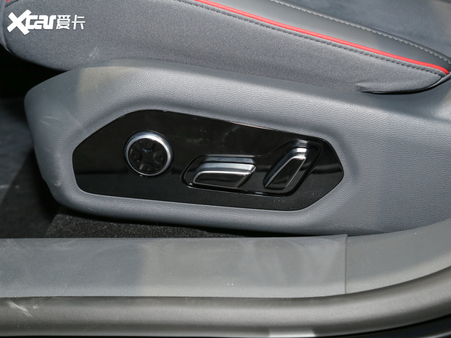 2022O S(ARCFOX S) HI A