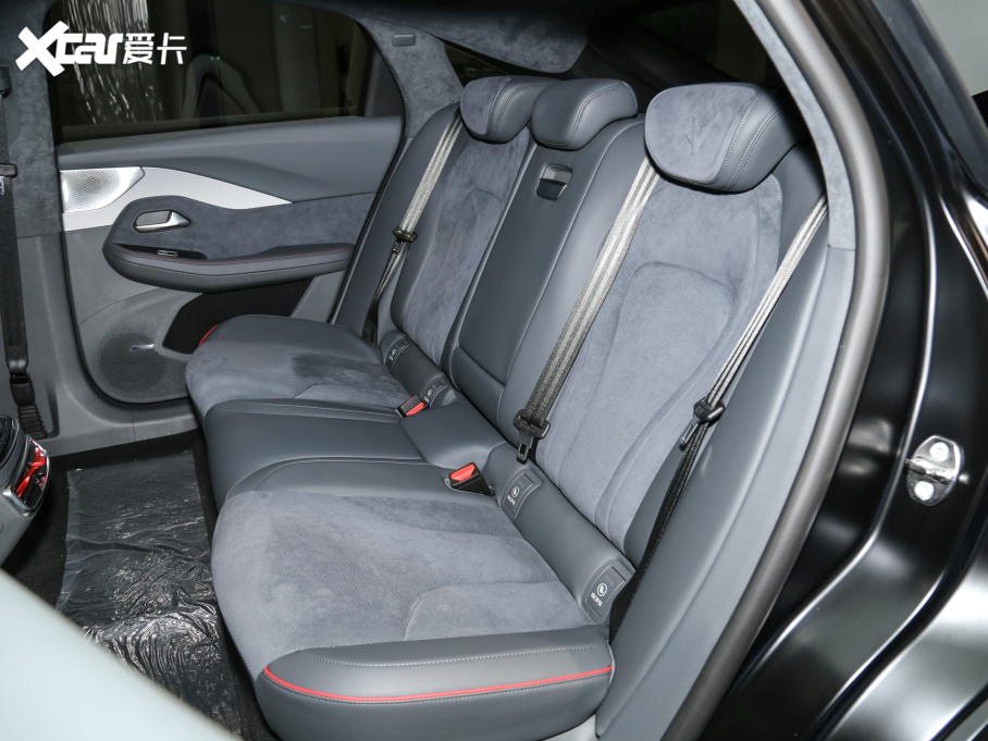 2022O S(ARCFOX S) HI A