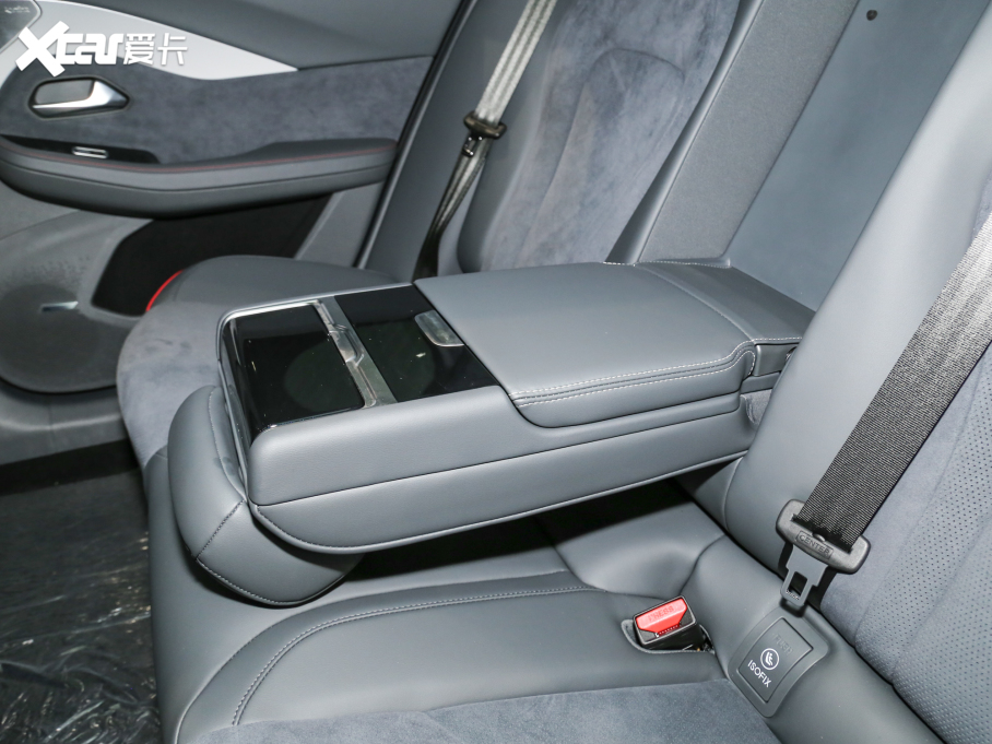 2022O S(ARCFOX S) HI A