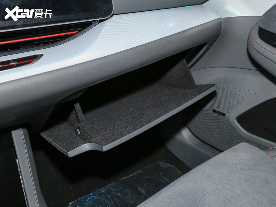 2022O S(ARCFOX S) HI A