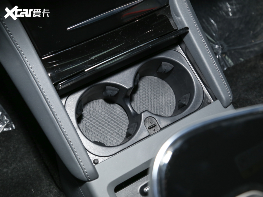 2022O S(ARCFOX S) HI A