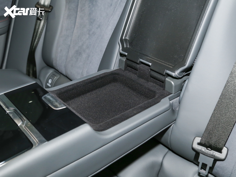 2022O S(ARCFOX S) HI A