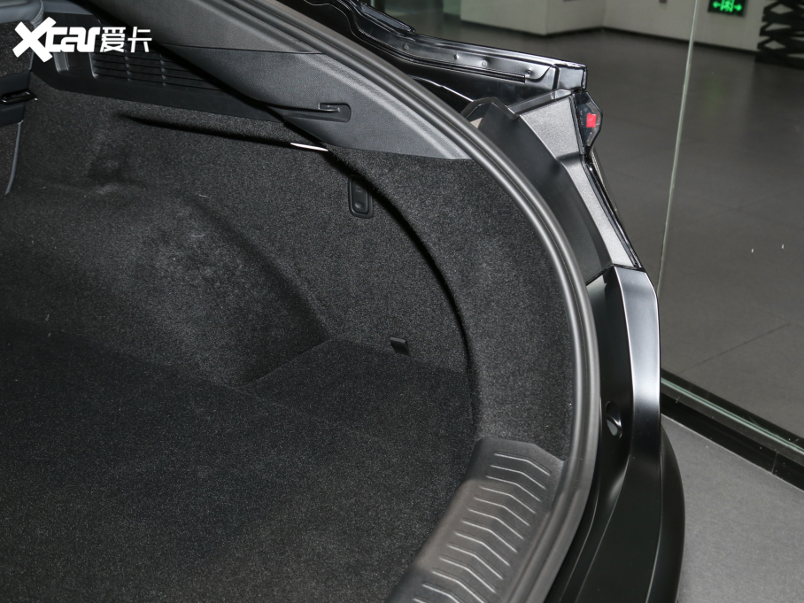 2022O S(ARCFOX S) HI A