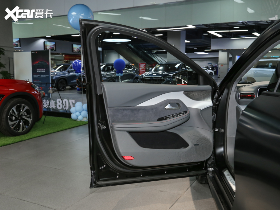 2022O S(ARCFOX S) HI A