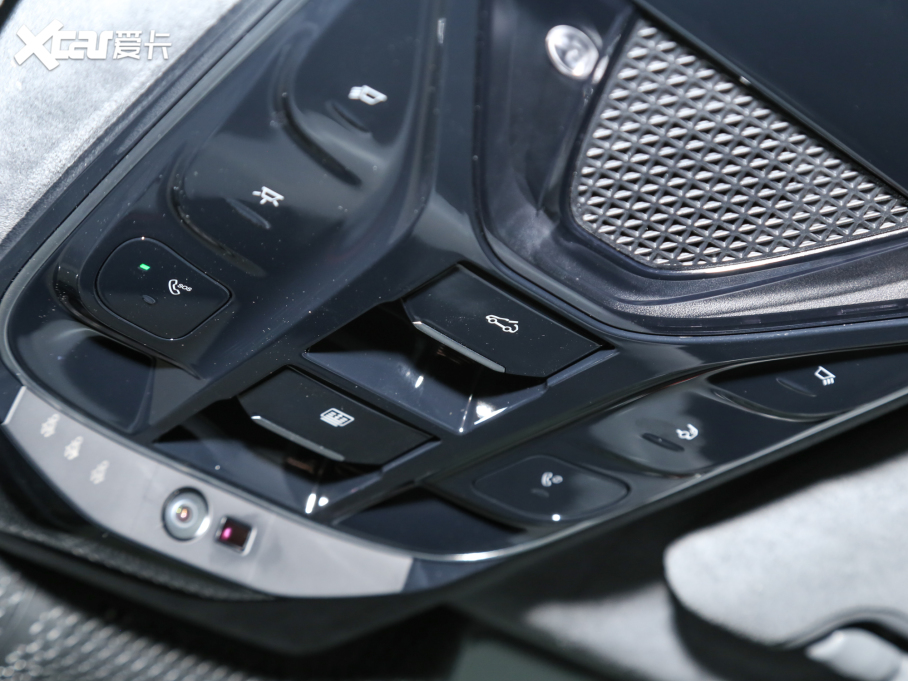 2022O S(ARCFOX S) HI A