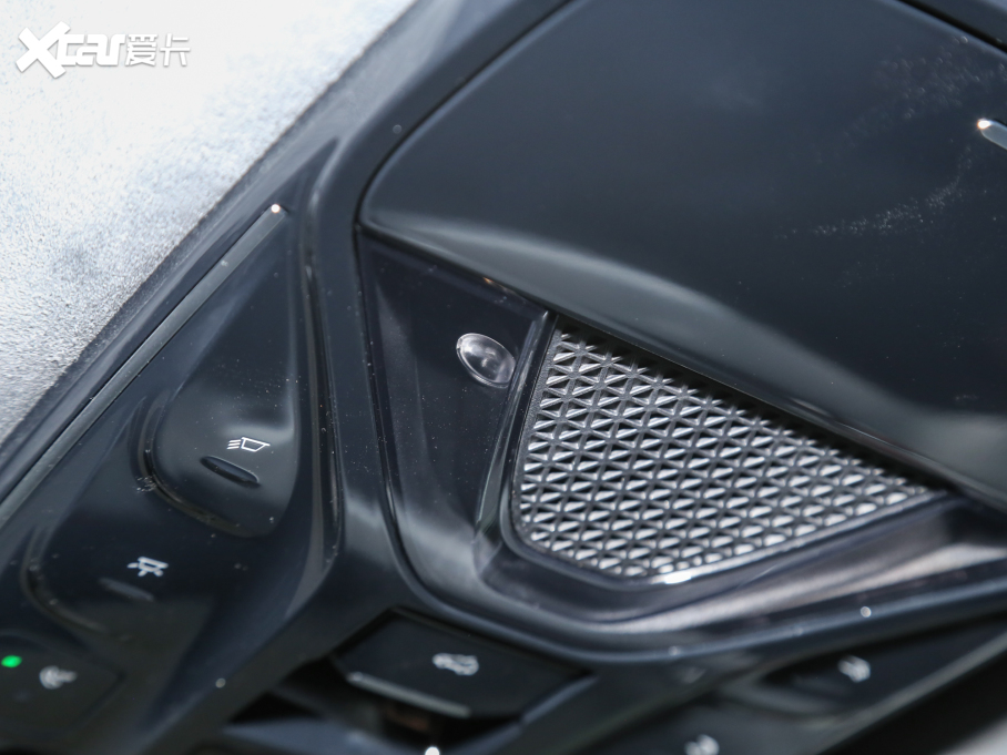 2022O S(ARCFOX S) HI A