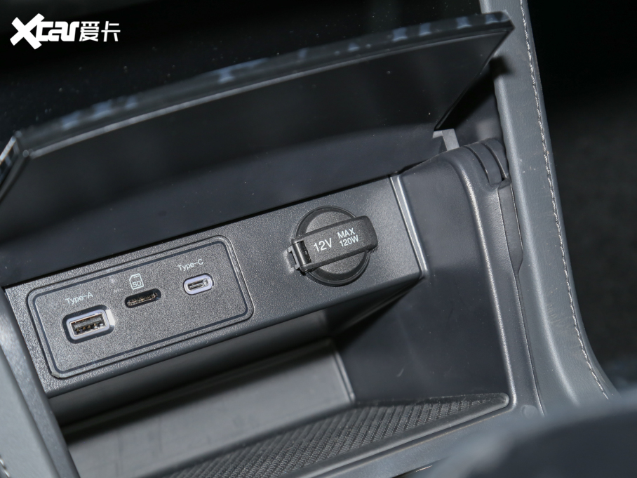 2022O S(ARCFOX S) HI A