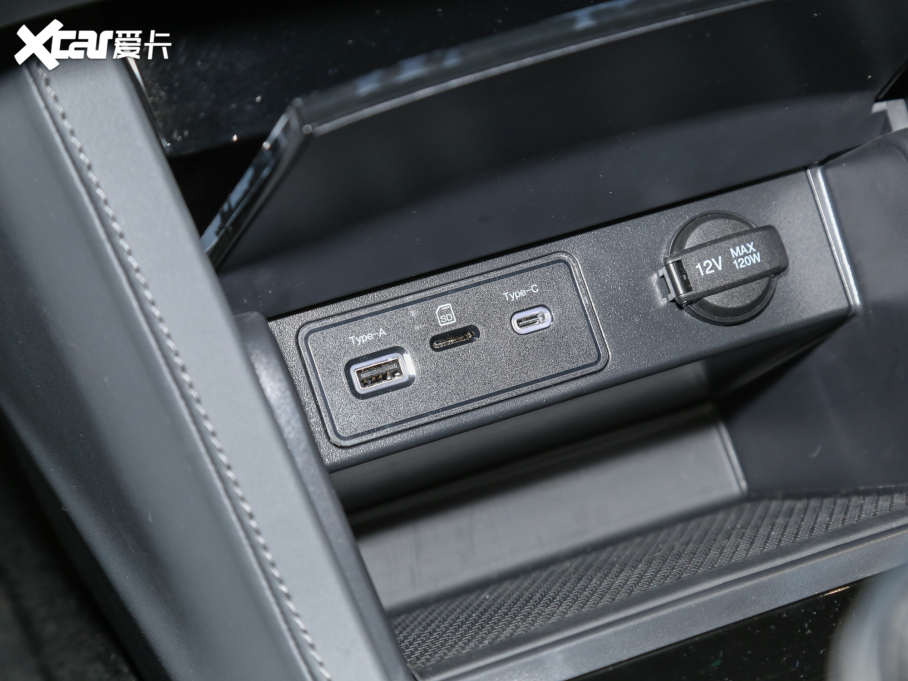 2022O S(ARCFOX S) HI A