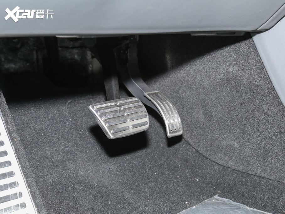 2022O S(ARCFOX S) HI A