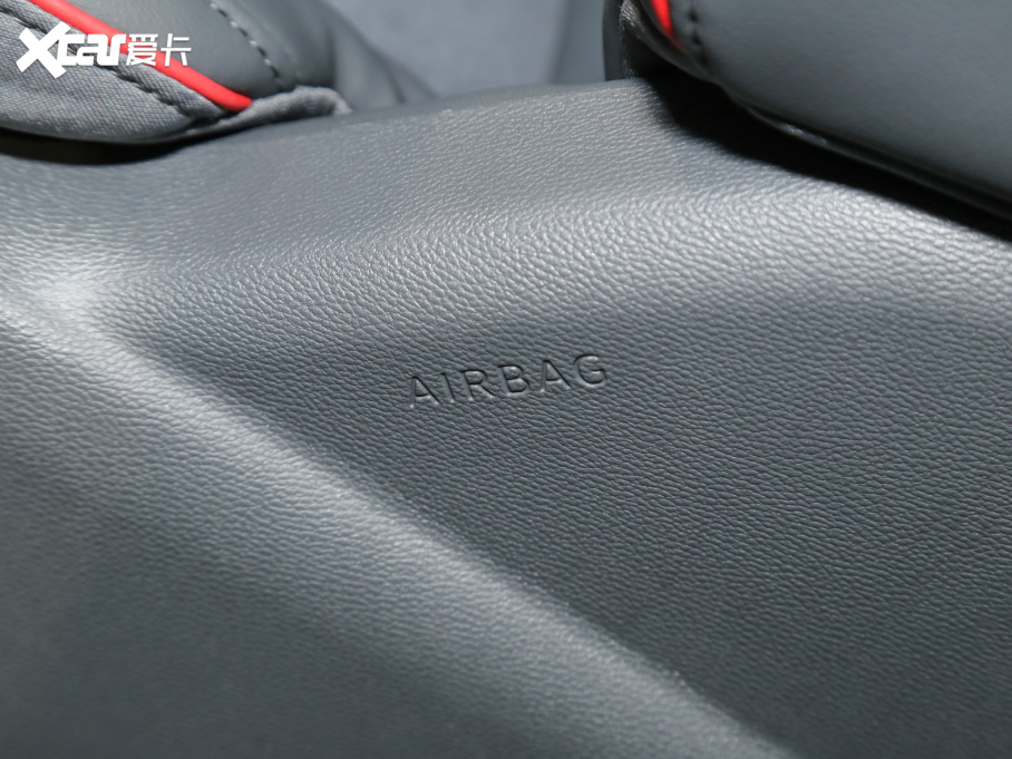 2022O S(ARCFOX S) HI A