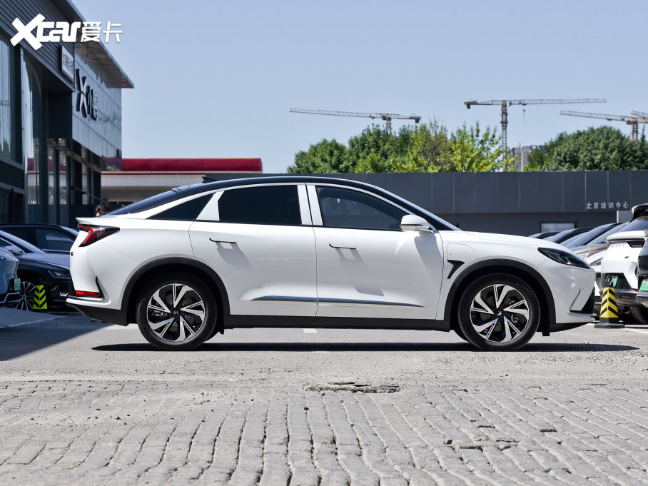 2022O S(ARCFOX S) 525S 175kW