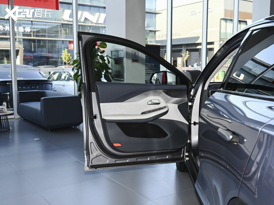 2021O S(ARCFOX S) 708S+ 175kW