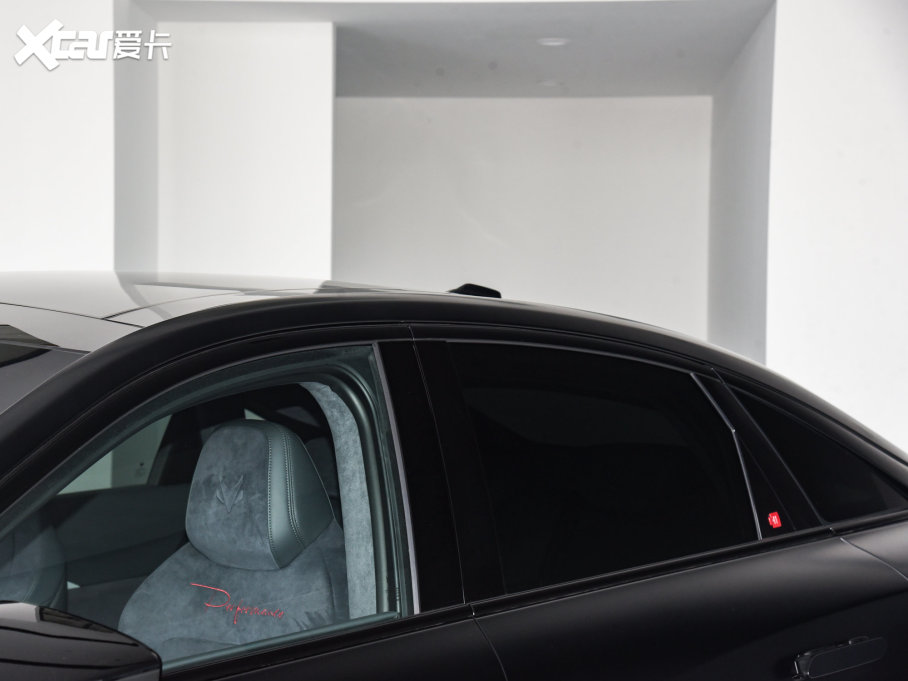 2022O S(ARCFOX S) HI MA