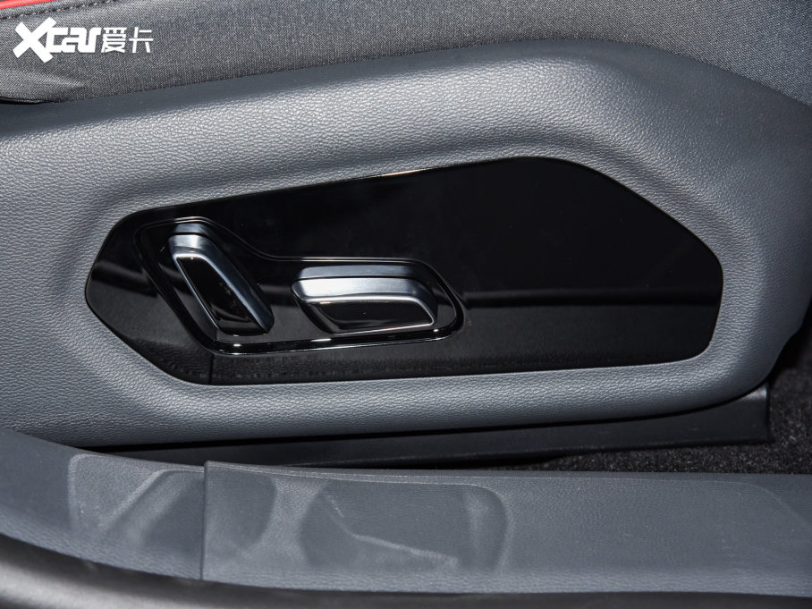 2022O S(ARCFOX S) HI M(jn)A